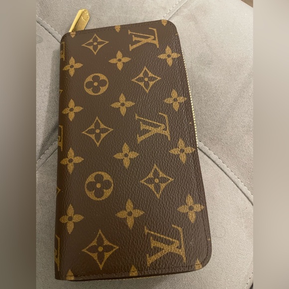 Louis Vuitton Handbags - louis vuitton zippy wallet monogram NEW
